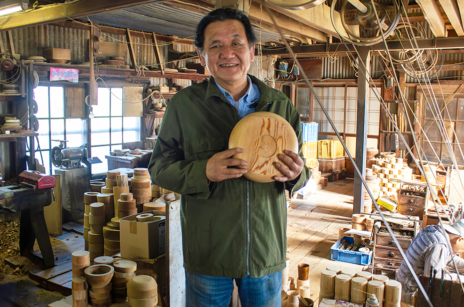 肥松木工品<br>有岡成員（クラフト・アリオカ）